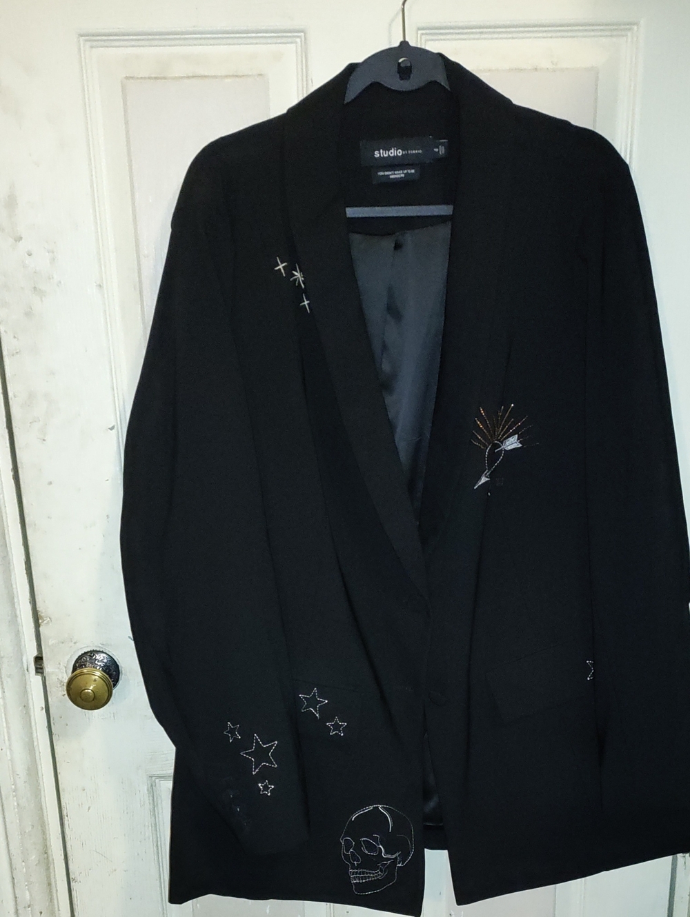 Studio  by Torrid Embroidered Black Blazer Size 4 Like New.
